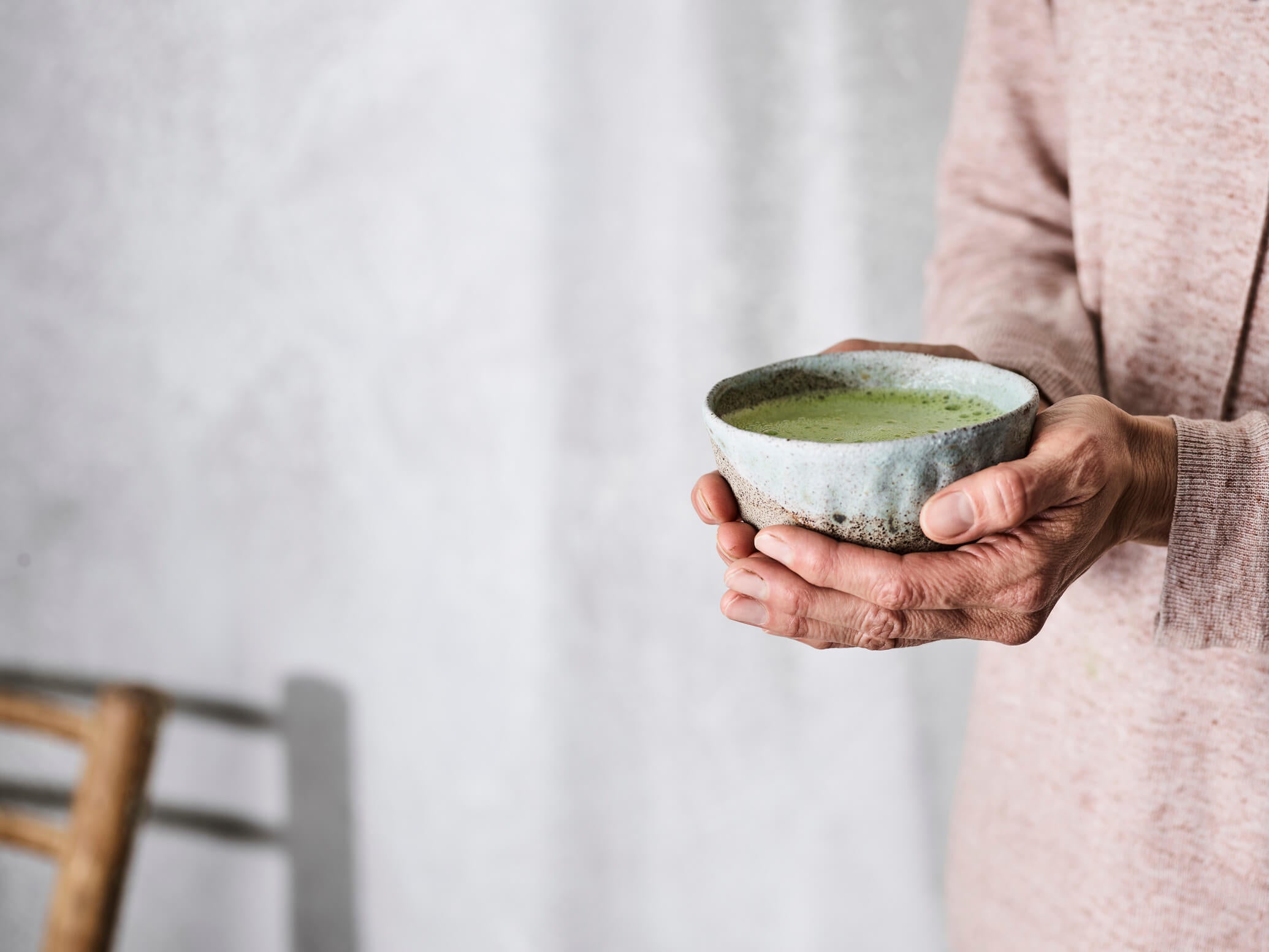 Najboljša matcha v Sloveniji krasno ozadje AIKO matcha organska